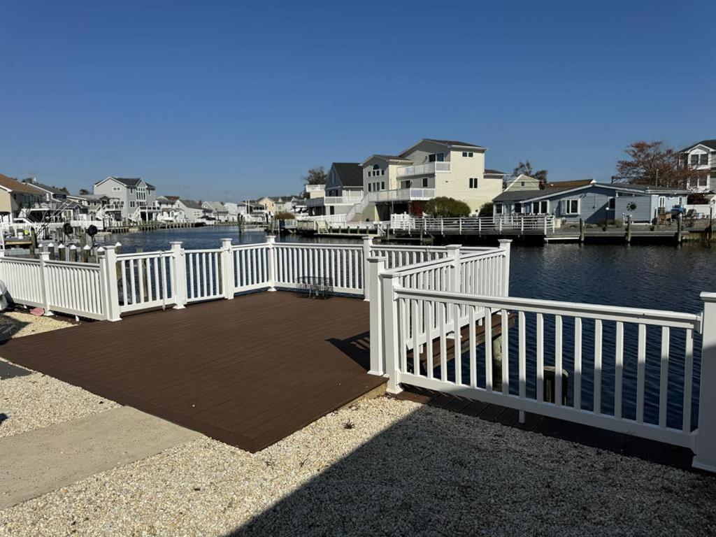 5 Bedroom Lagoon Front - New To Rental Market Manahawkin Exteriér fotografie